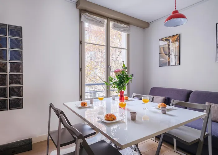 Paris Marais Bouquet Residence