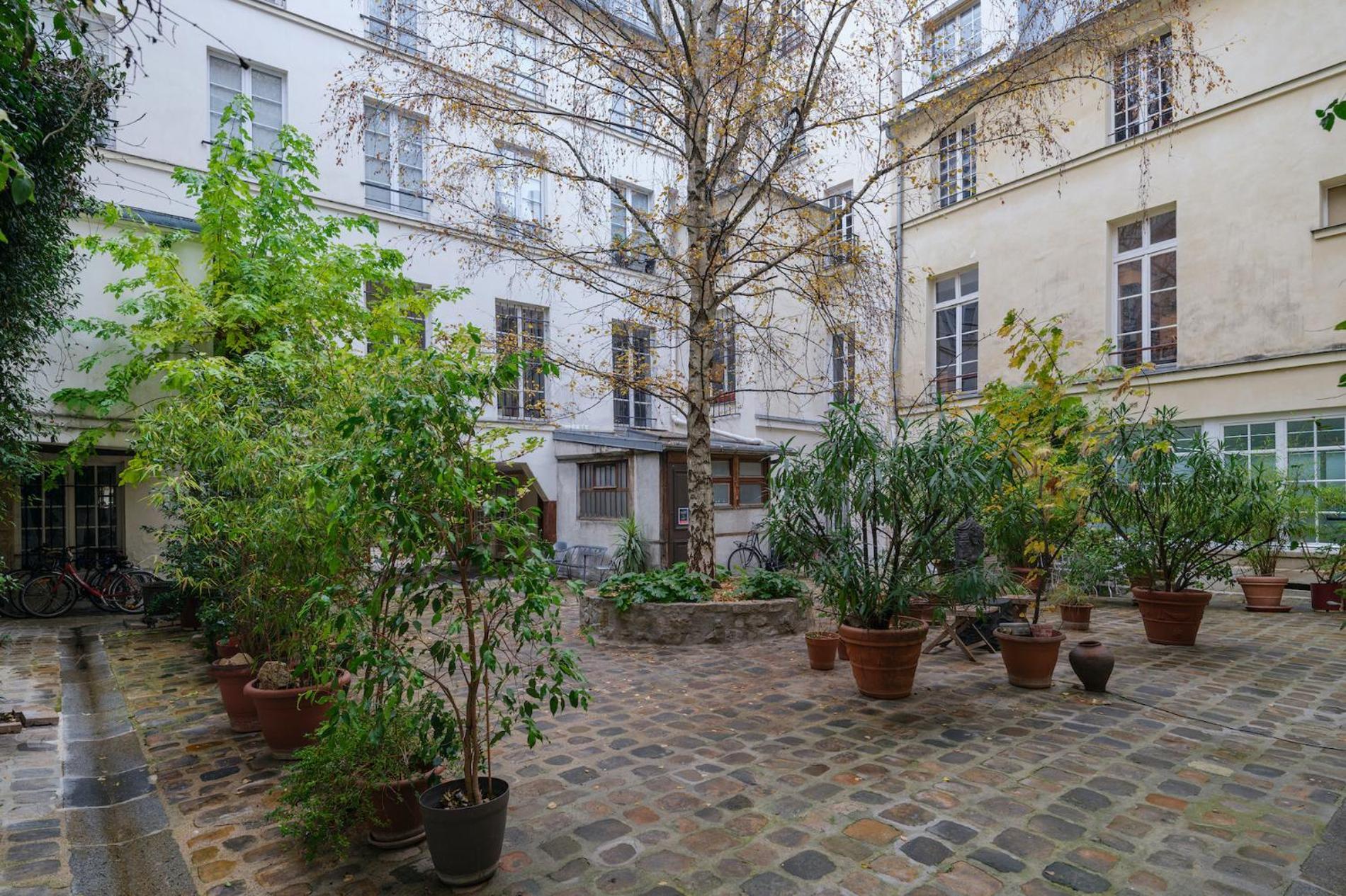 Apartment Marais Bouquet